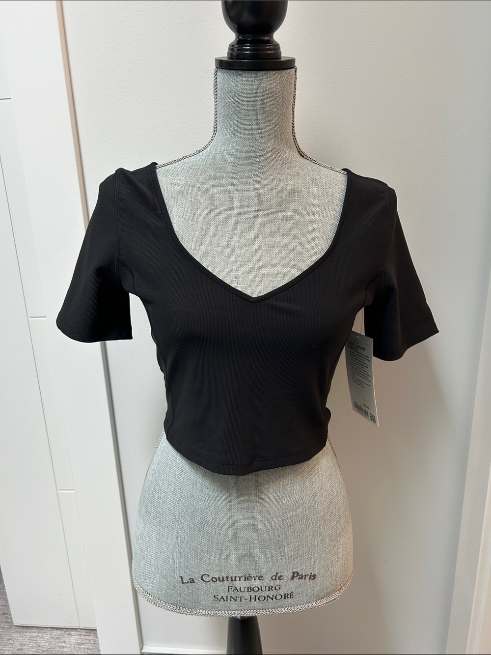 lululemon athletica Ribbed Contoured V neck  size 8 NWT